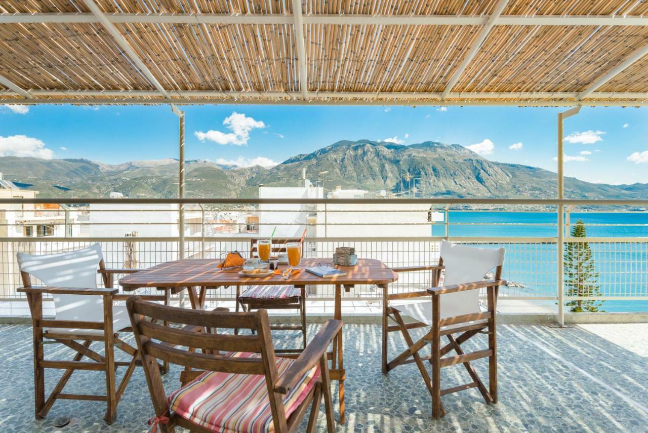Апартаменти Seafront Penthouse Leo Каламата Екстер'єр фото